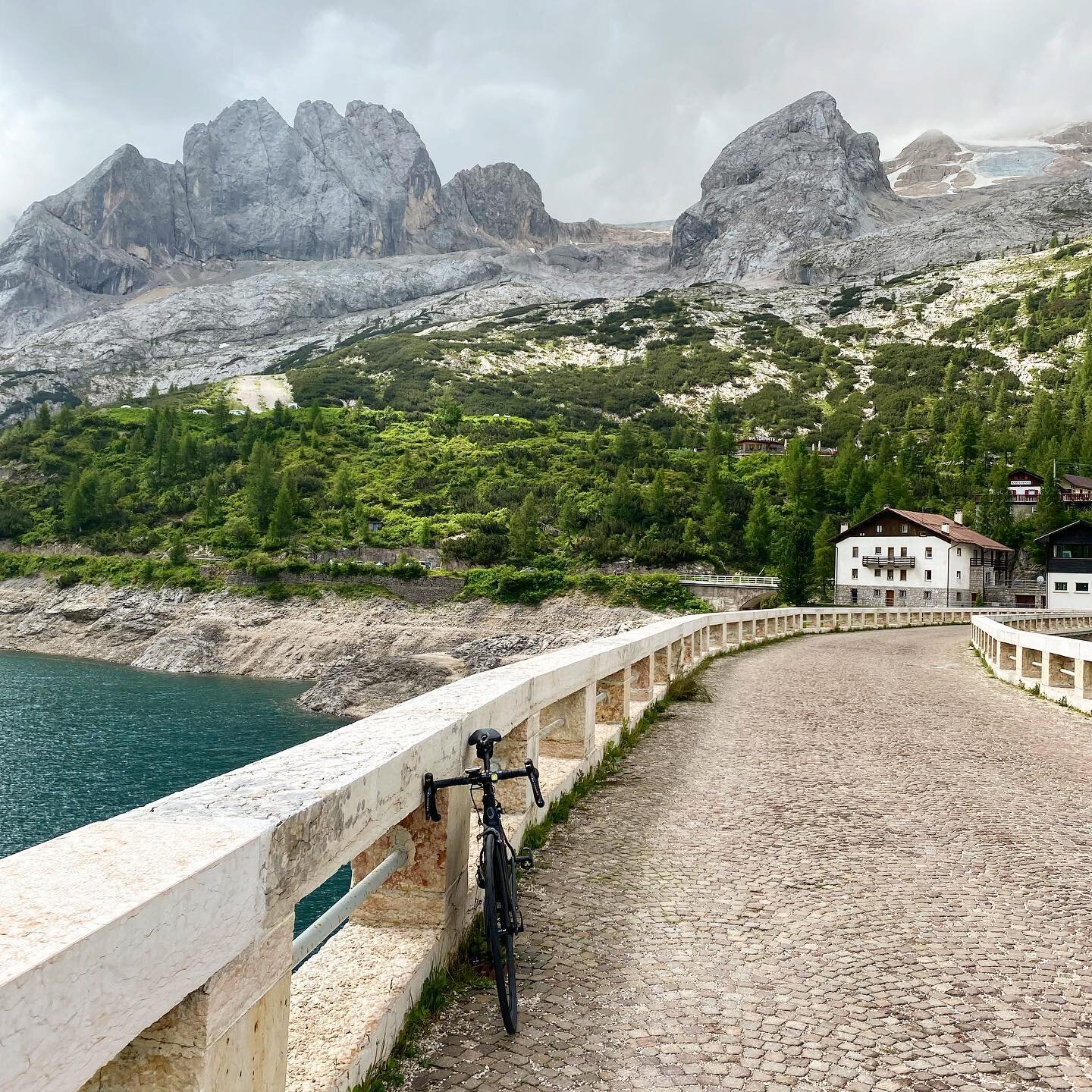 🏔

#roadbikelove #shutuplegs #dolomitesmountain #canazei #brucelove