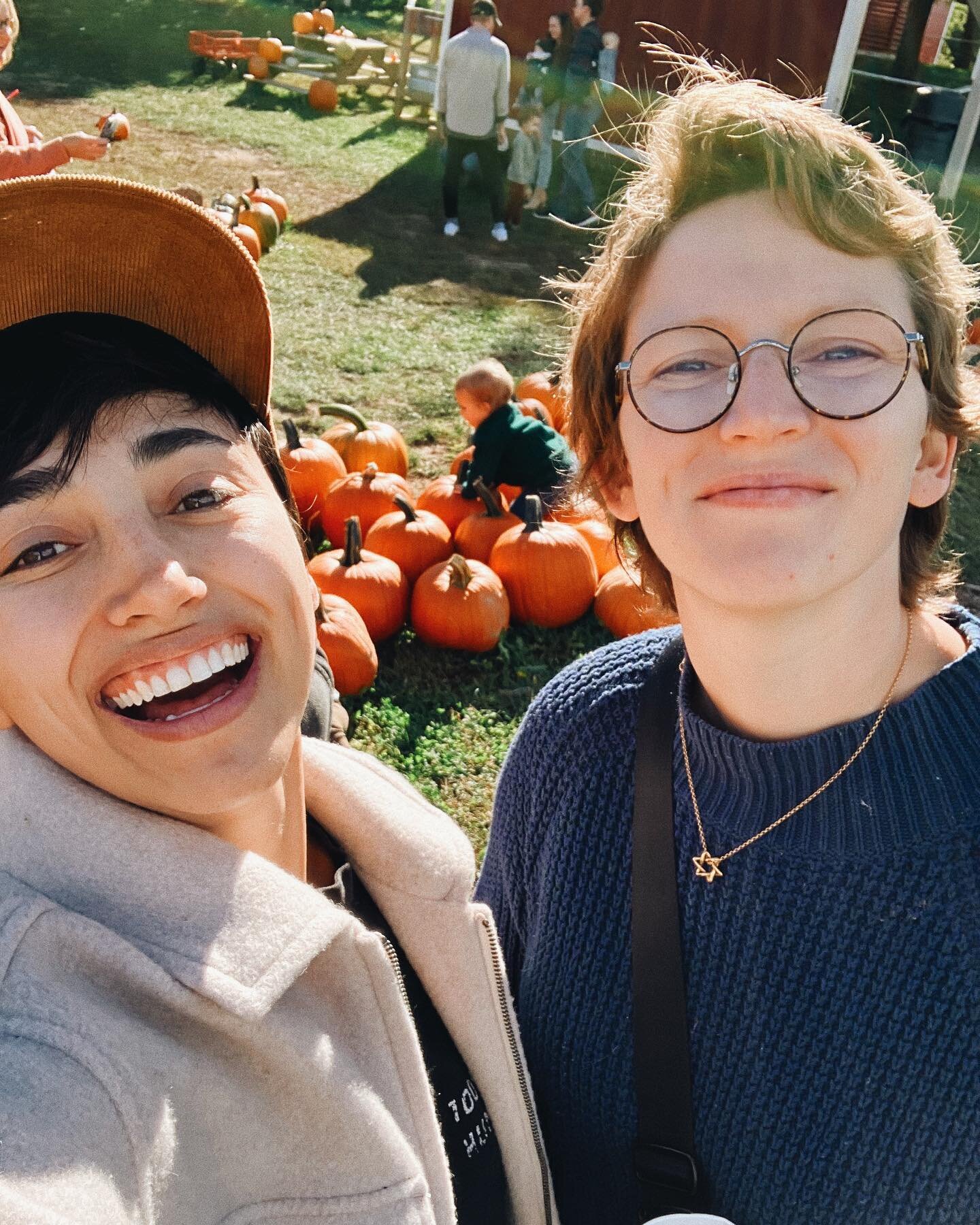 Shana tova to all my Rosh Hashanah cuties 🎃🍯