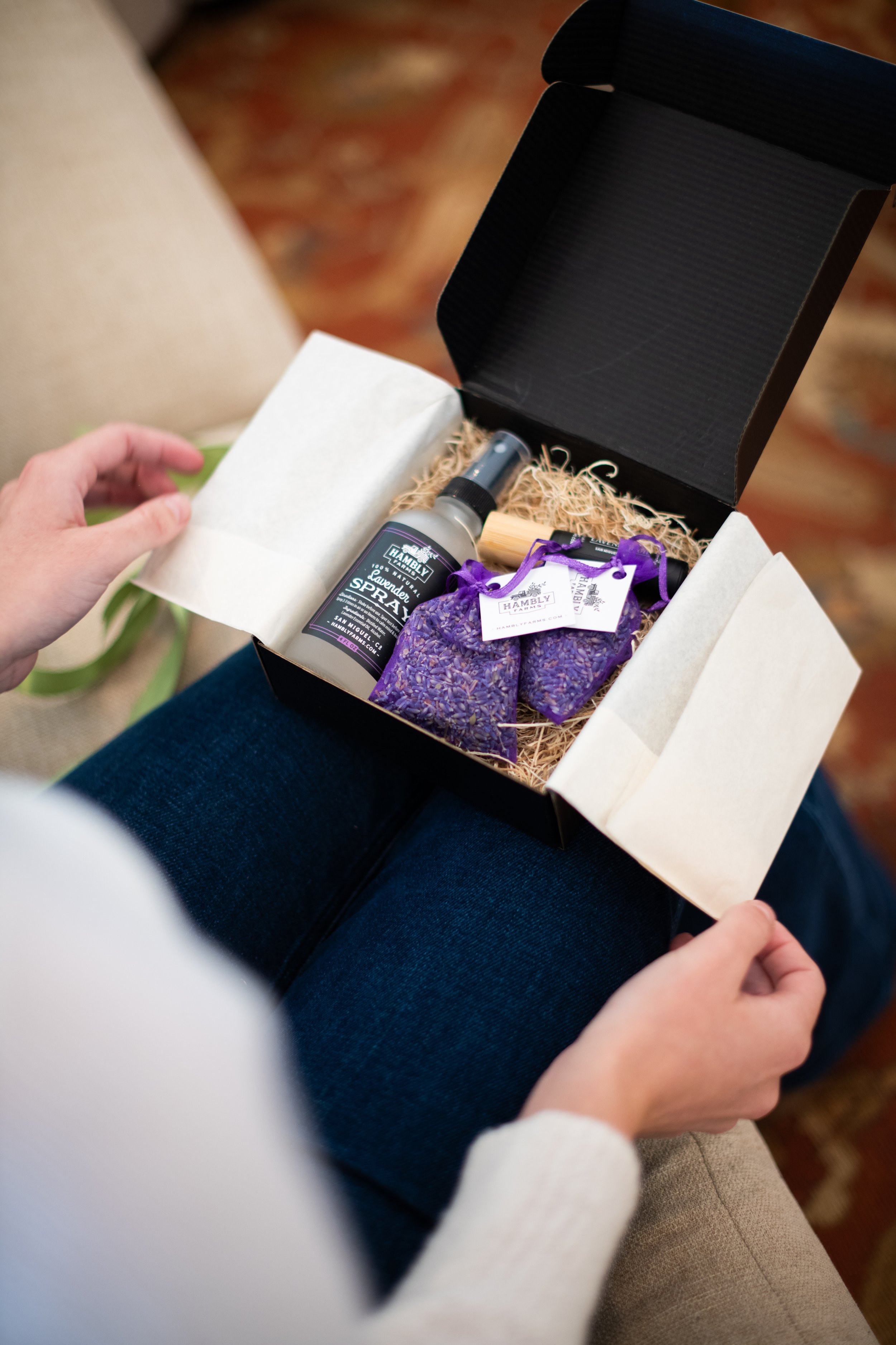 Picture of gift box open to show the Hambly Farms Gift Box