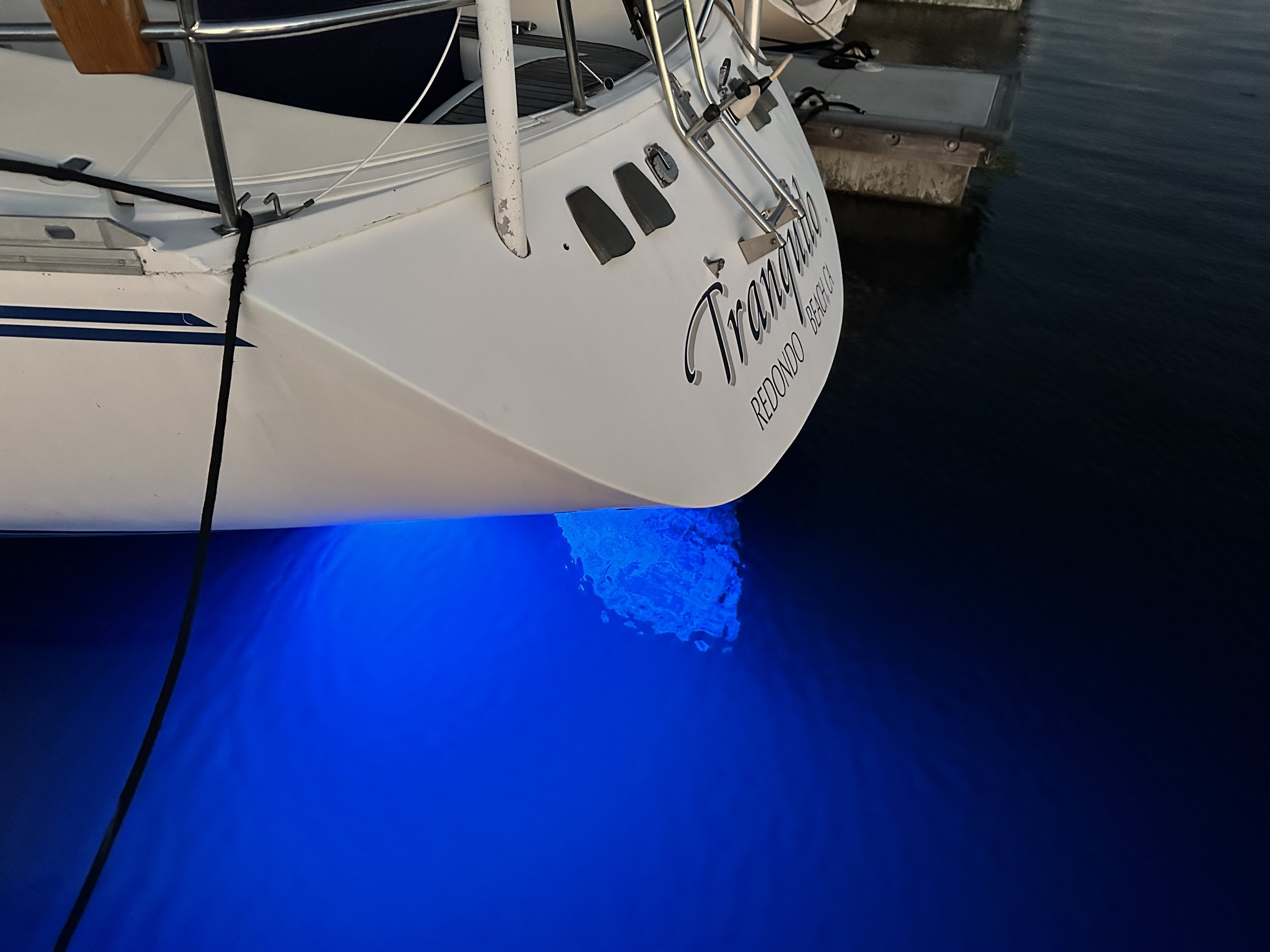 Underwater lights at the stern