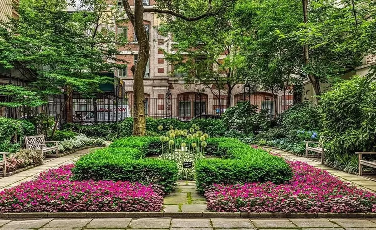 The Med-à-Terre: Why Affluent Retirees Are Buying a Second Home Near Their Doctors