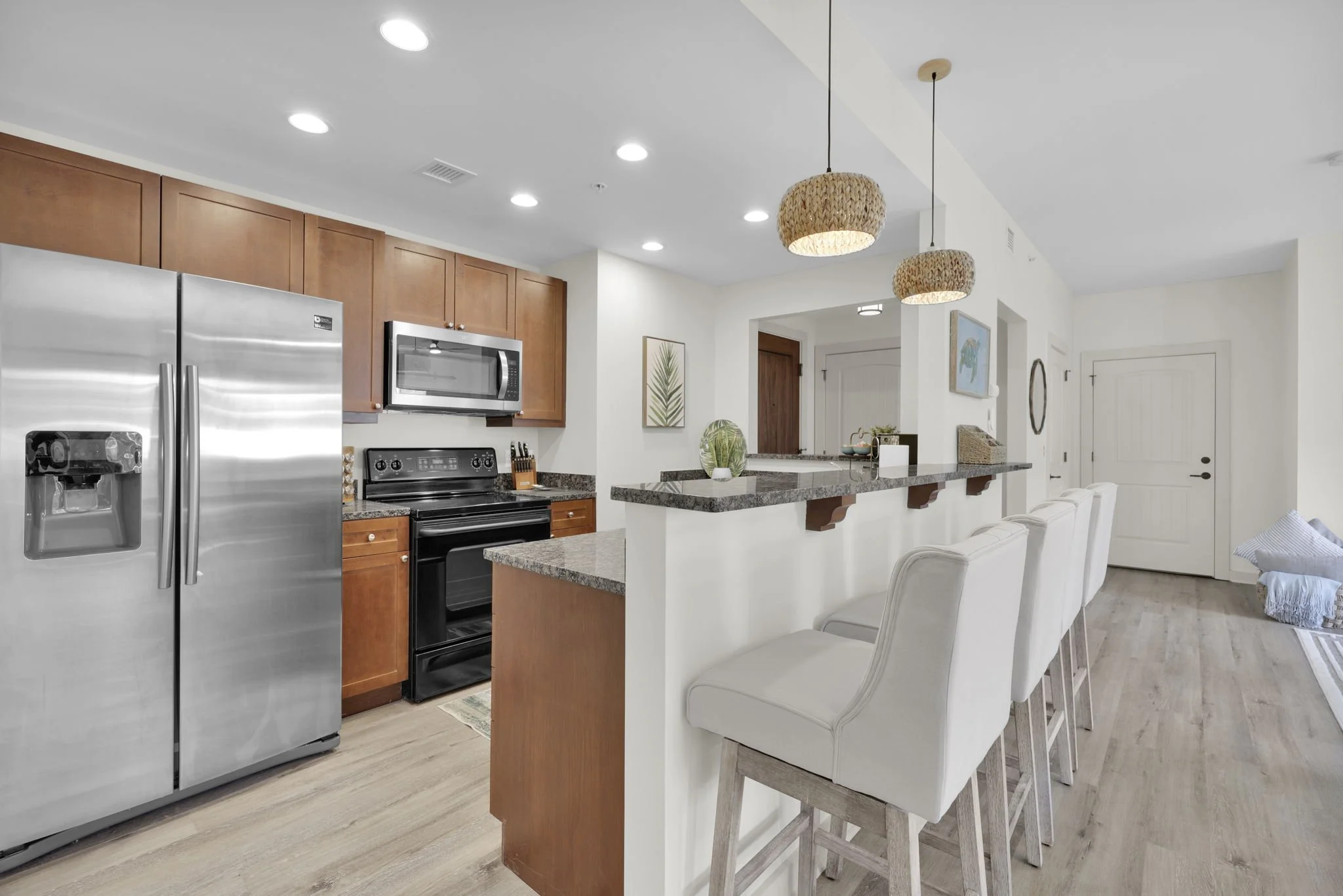 77-web-or-mls-955 Registry Unit 222_008 (2).jpg