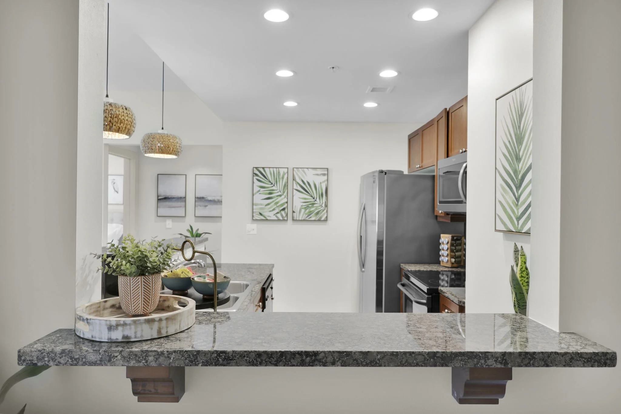 73-web-or-mls-955 Registry Unit 222_004 (2).jpg