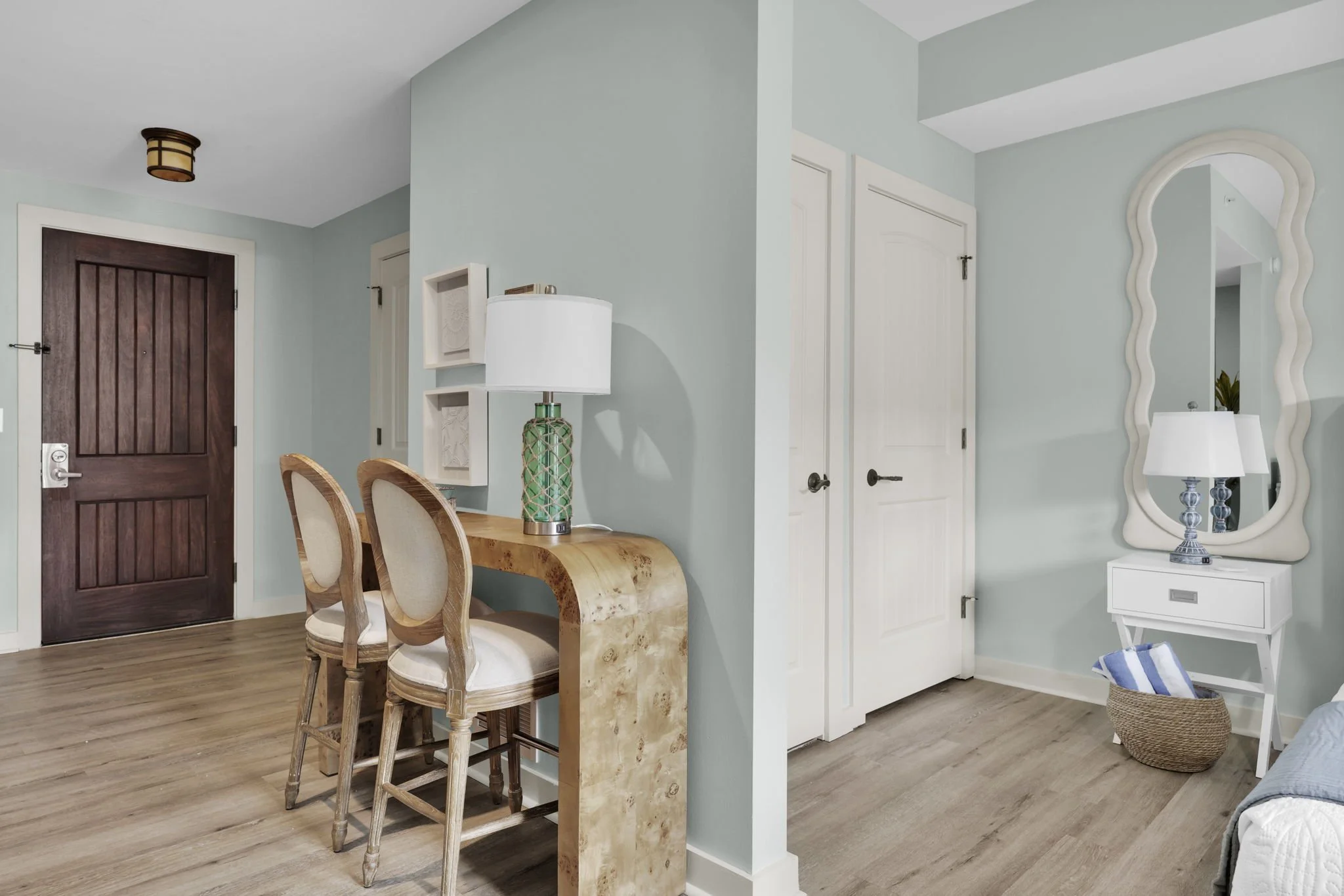 49-web-or-mls-955 Registry Unit 222_049.jpg