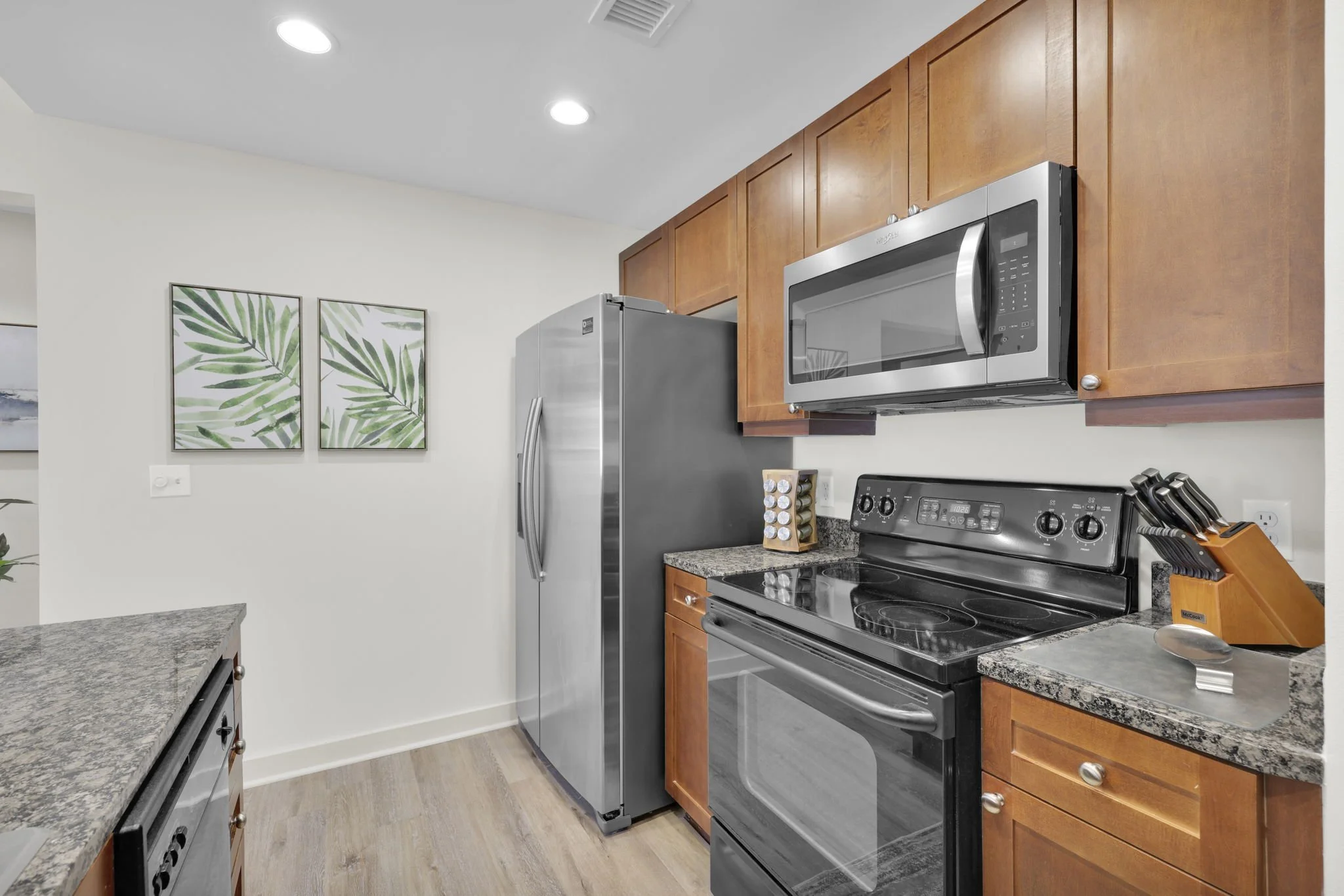 81-web-or-mls-955 Registry Unit 222_012 (2).jpg