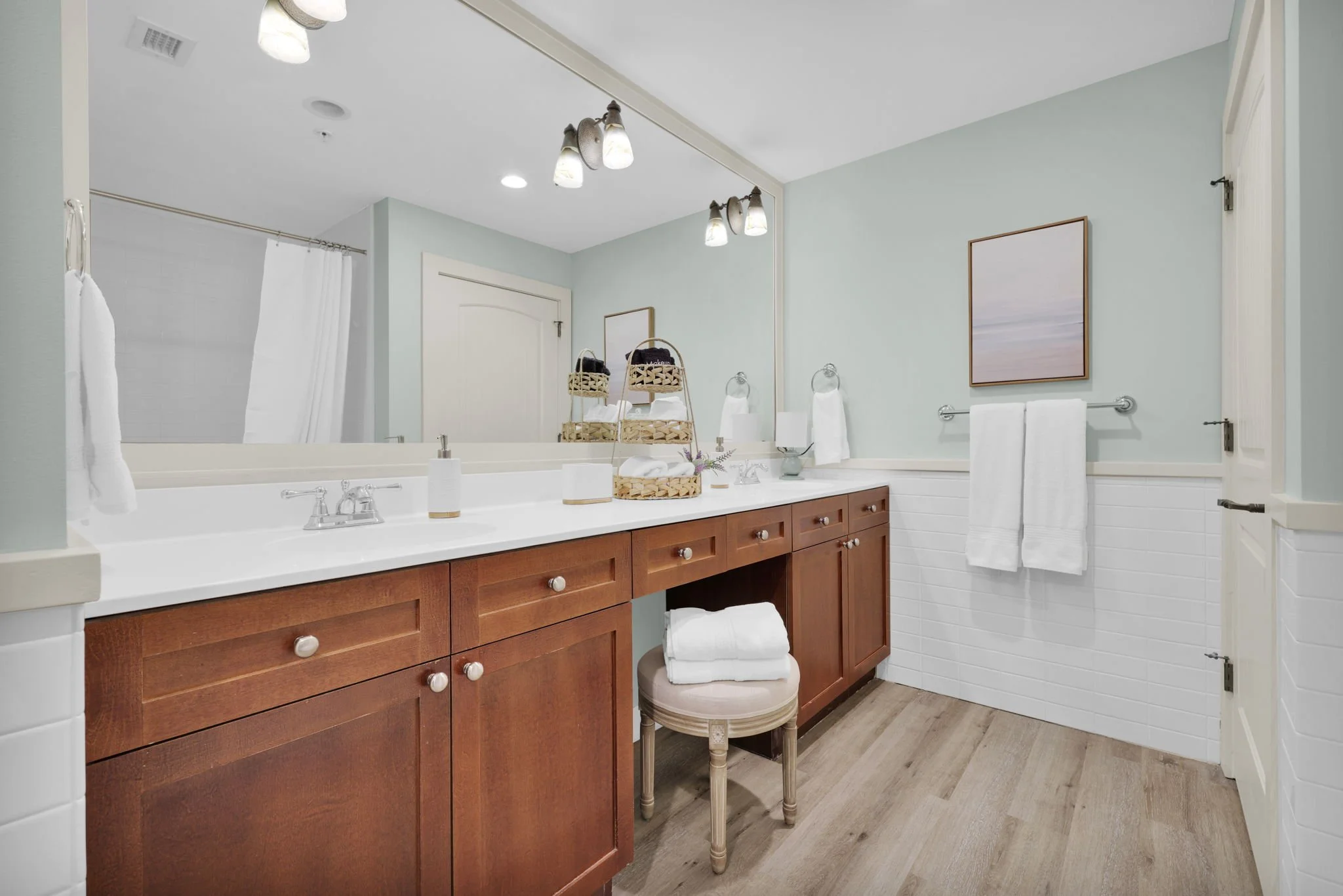 38-web-or-mls-955 Registry Unit 222_038.jpg