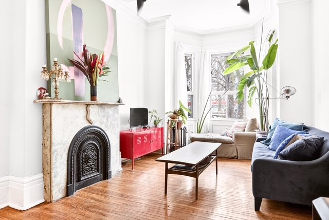 MLS - 46 Phoebe St - Toronto, ON-20.JPEG