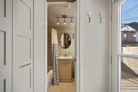 MAIN FLOOR BATHROOM.jpg