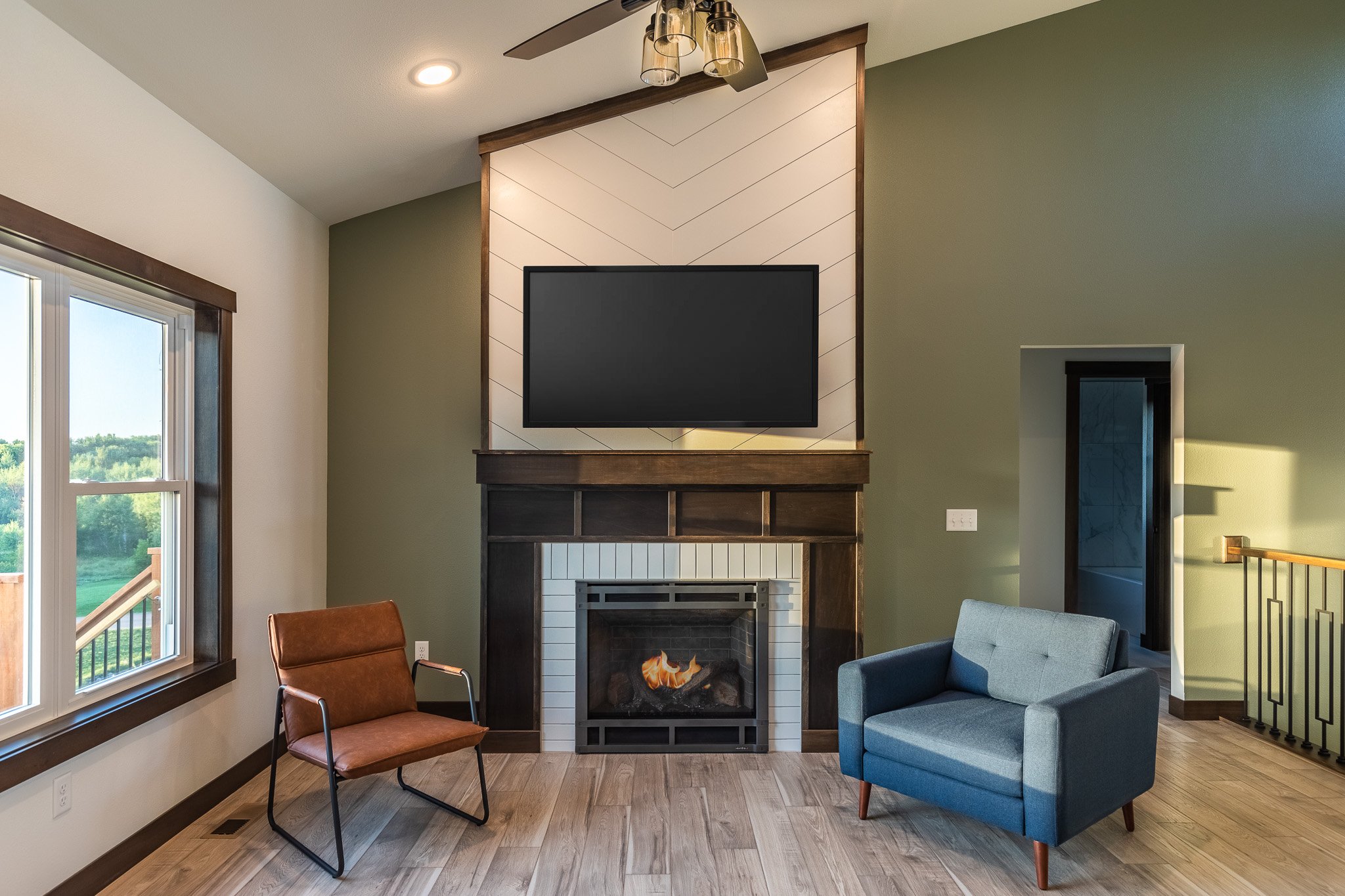 Interior photograph of living room in Eau Claire, WI. Build by Ashley Construction, serving the Chippewa Valley.