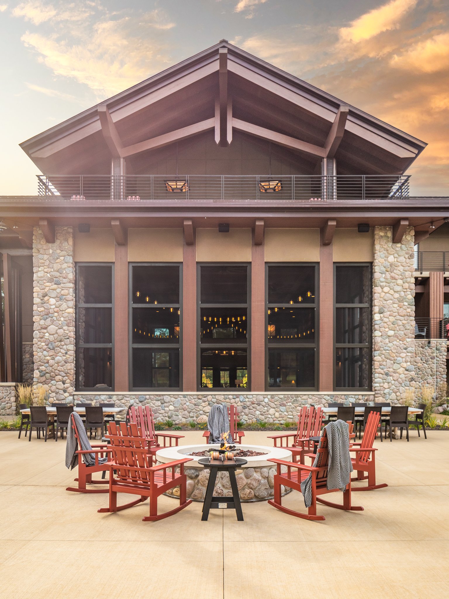 Exterior photograph of the Inn at SentryWorld in Steven's Point, WI. Luxury hangout designed by Elizabeth Hamill Interiors of Scottsdale, AZ.