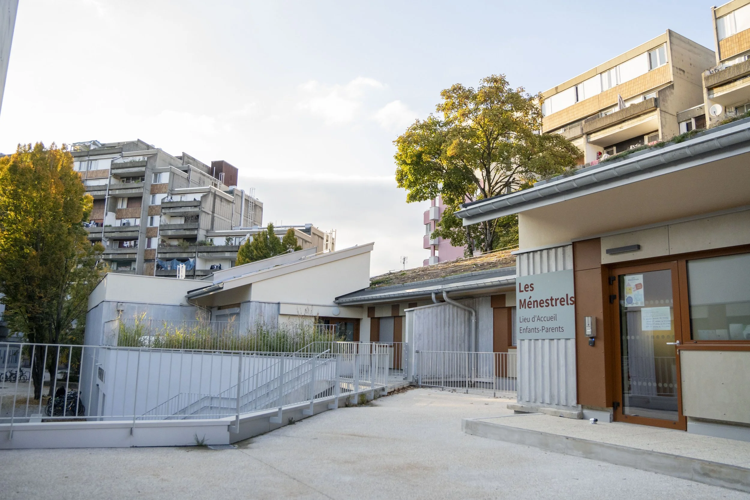 Réhabilitation du pôle enfance des Trembles (Villeneuve-Village-Olympique)