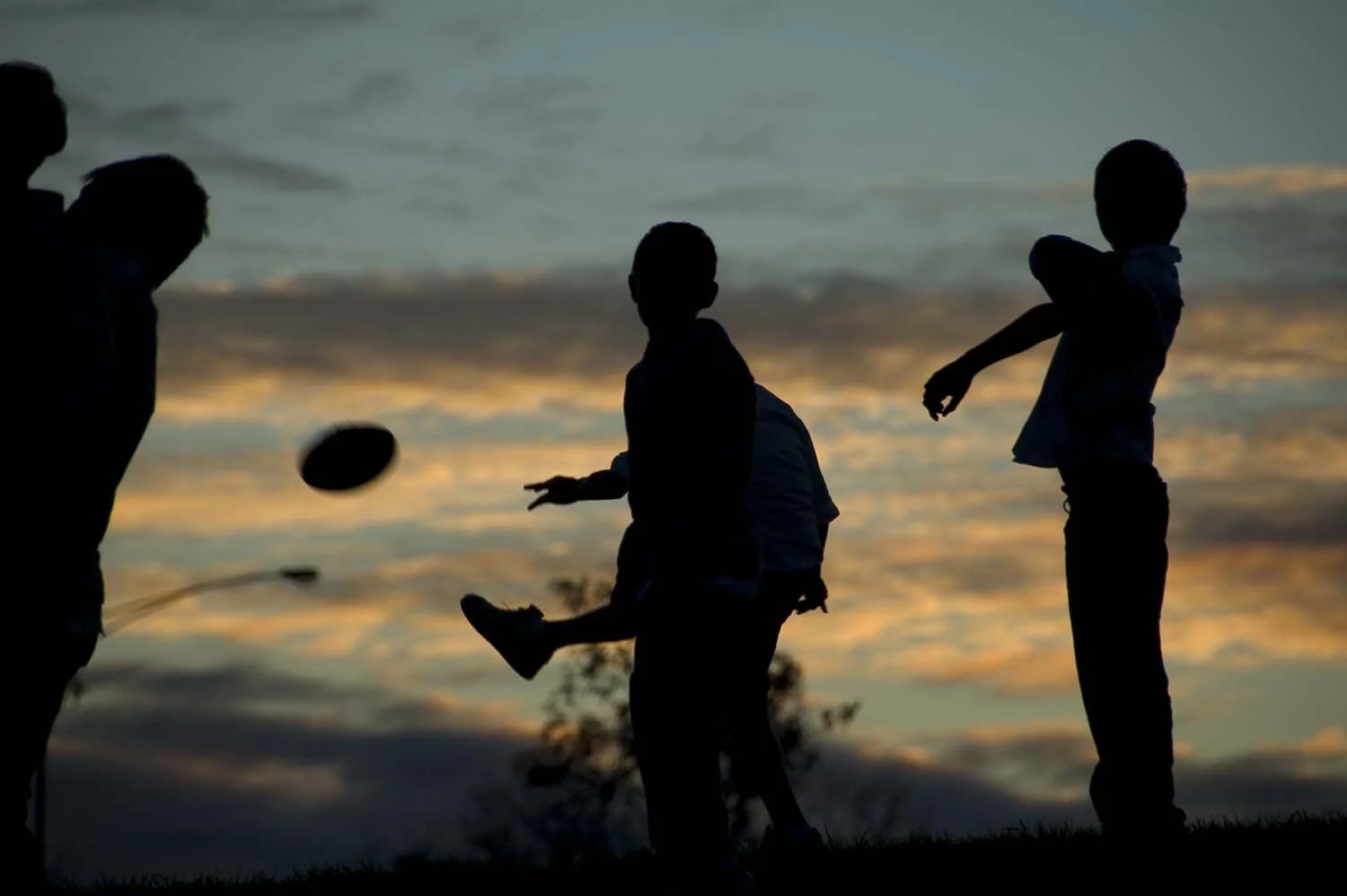 football kids sil054.jpg