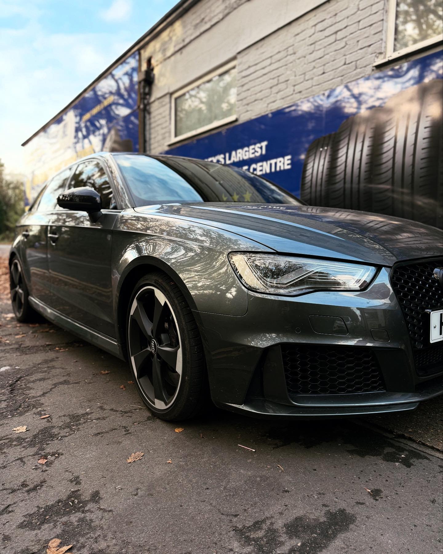 Audi RS3 8V 2.5 TFSI

Stage 1 Performance Remap
Decat + Burbles
DSG/Gearbox Tune

Stock bhp: 367 bhp 📈 Tuned: 420 bhp
Stock Torque: 465 nm 📈 Tuned: 620 nm
__________________________________________
🖥️ Custom Software
📈 Performance
🌿 Economy
💥 P