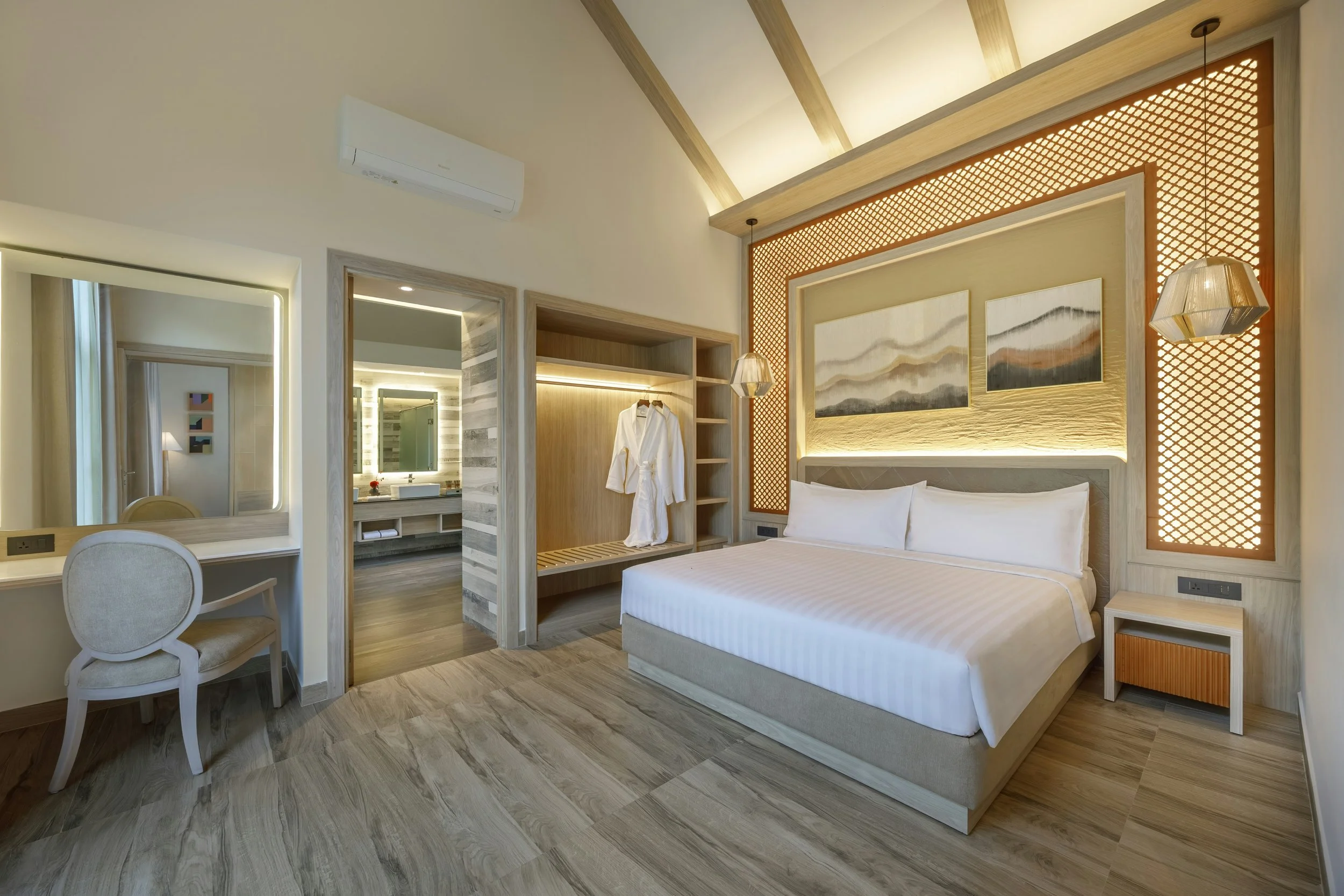 Himalayan Hideaway Resort Pokhara, The Centara Collection_02.jpg