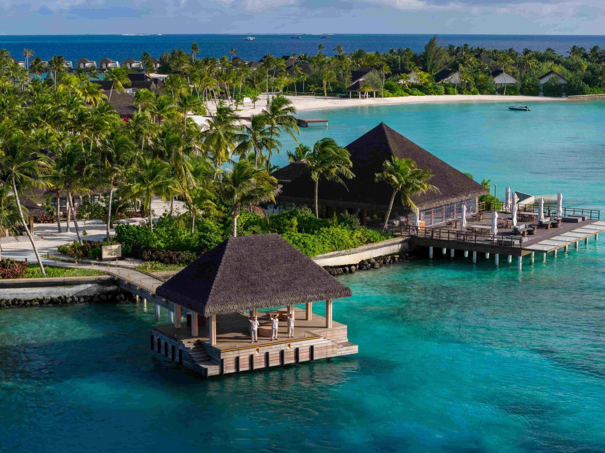 dusitd2-feydhoo-maldives-lifestyle-areal-departure.jpg