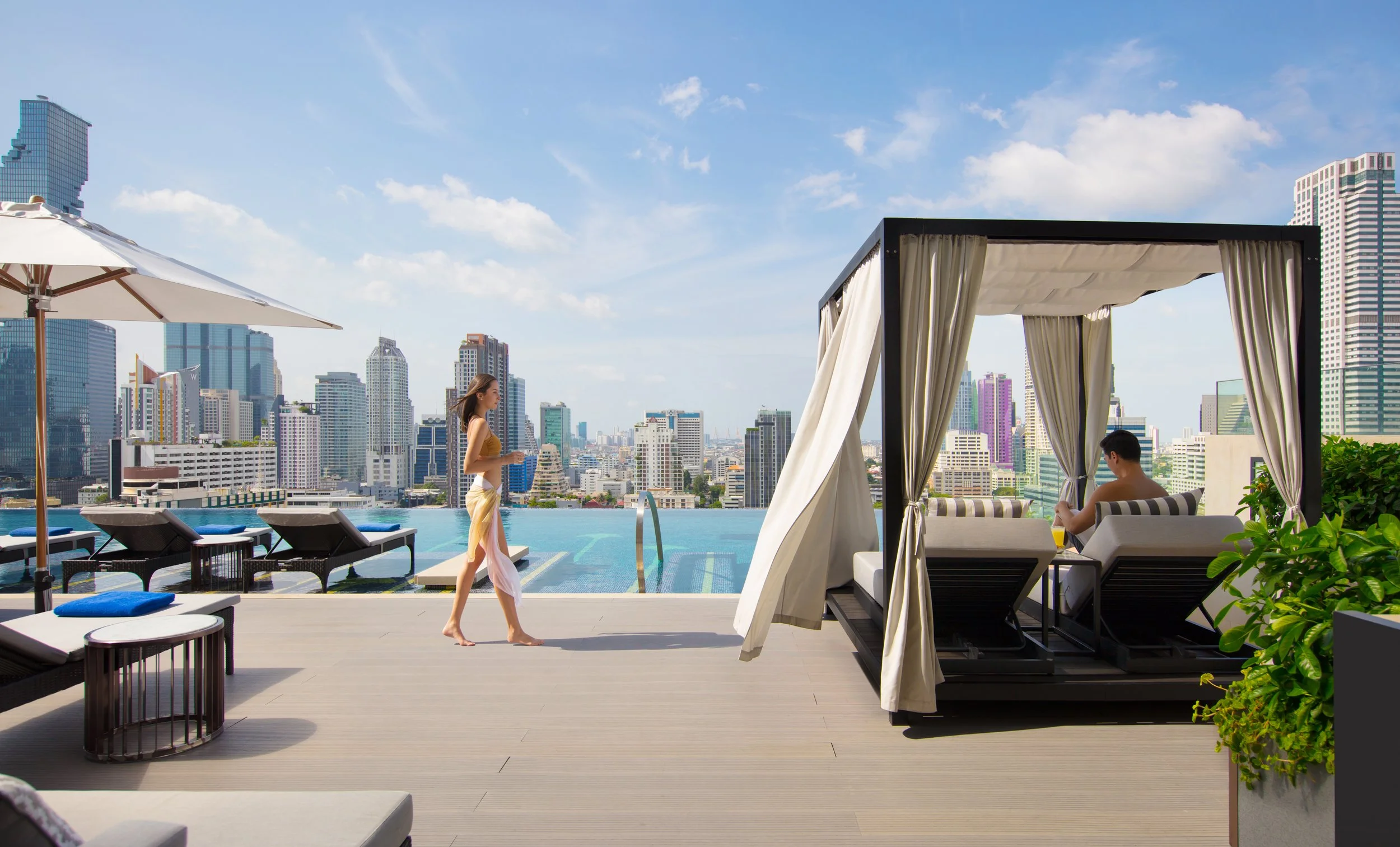 Bangkok Marriott Hotel The Surawongse_Infinity Pool.jpg
