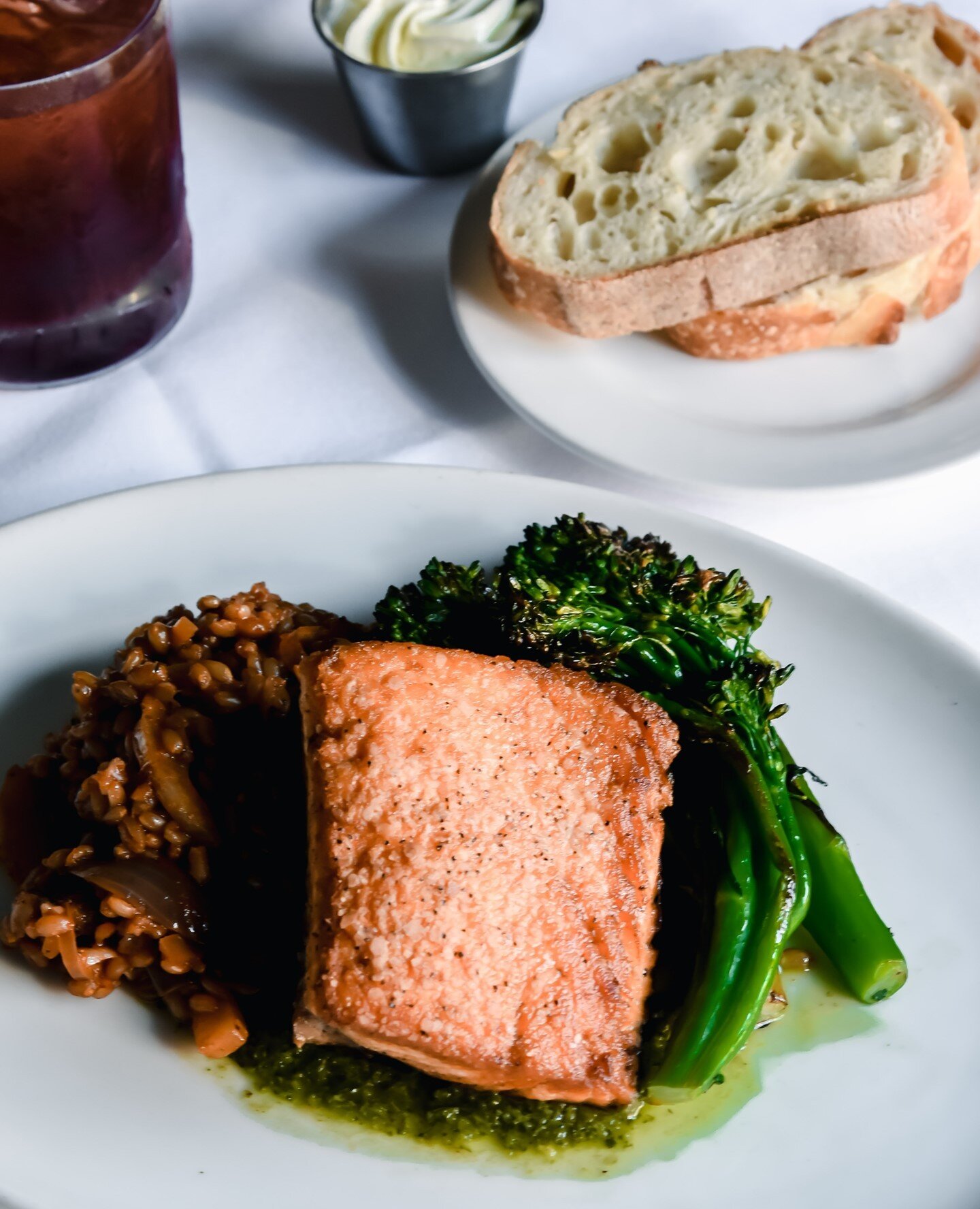 Blue Point serves the absolute freshest and highest-quality seafood available anywhere.⁠
⁠
⭐️ ⭐️ ⭐️ ⭐️ ⭐️ ⁠
⁠
#salmon #seafood #seafoodporn #seafoodlover #seafoodlove #seafoodlovers #seafoodtime #freshseafood #seafoodresturant #seafoodie #seafoods #c