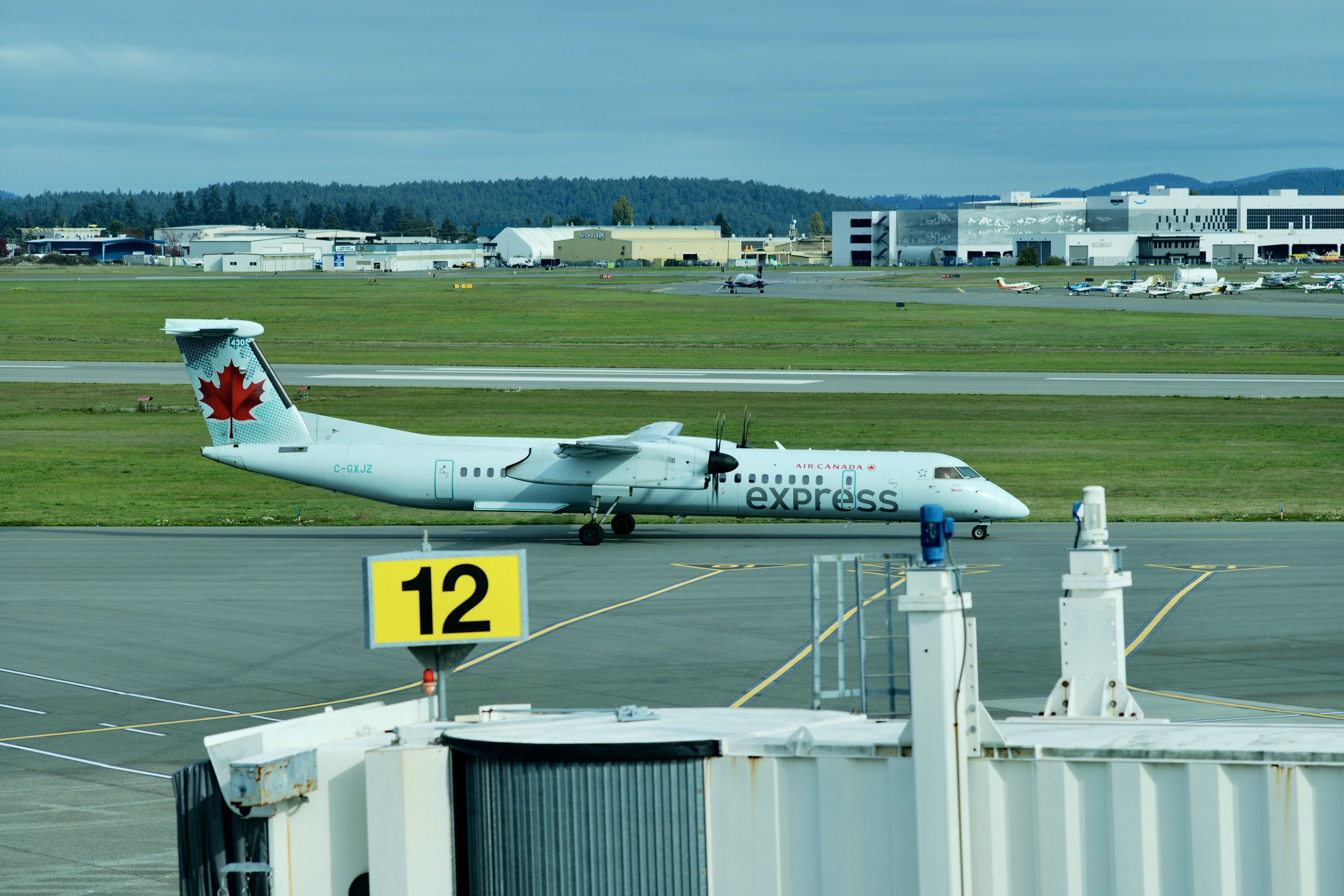 A CHRISTMAS CAROL. AIR CANADA STYLE.