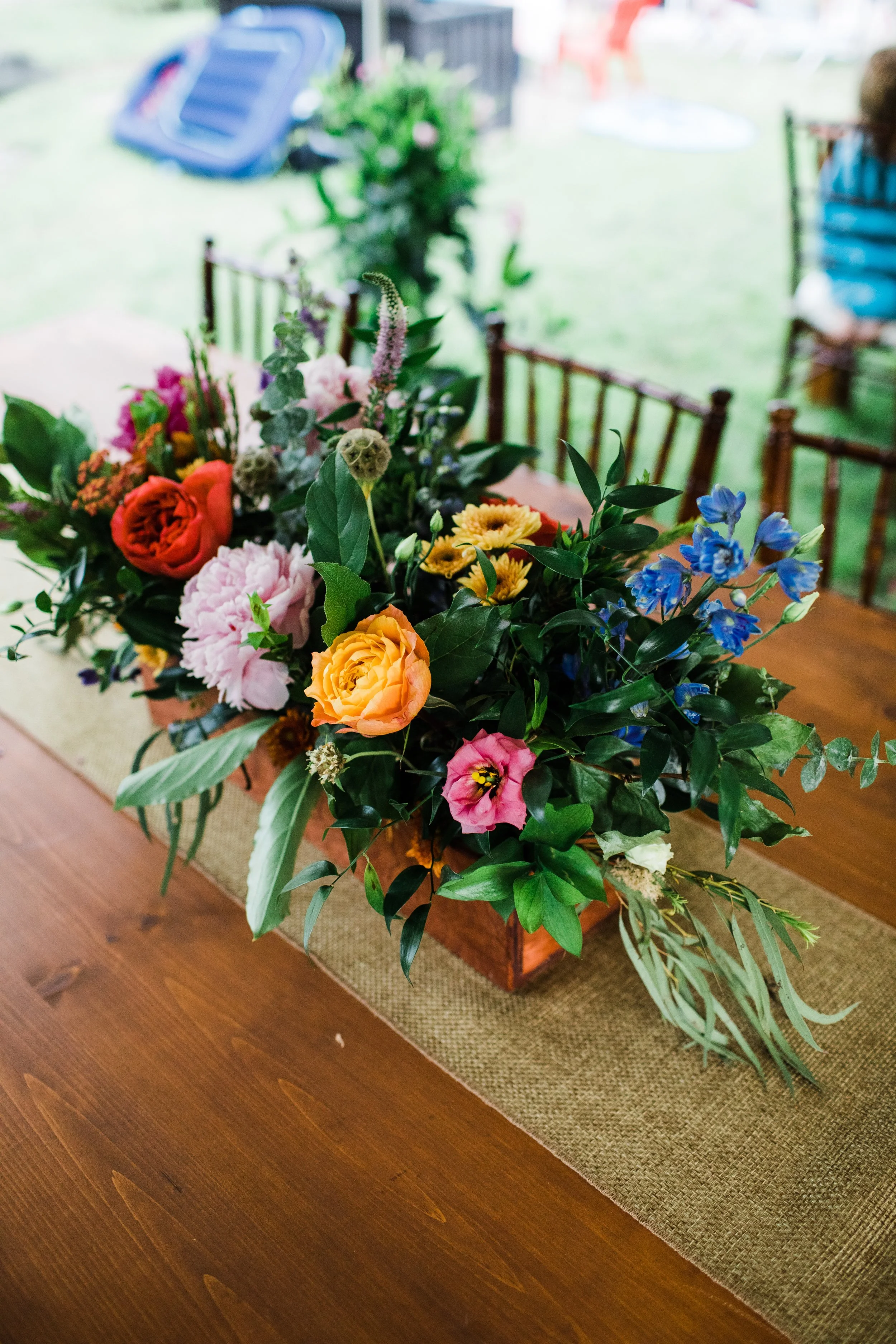 Bright blooms for a summer wedding