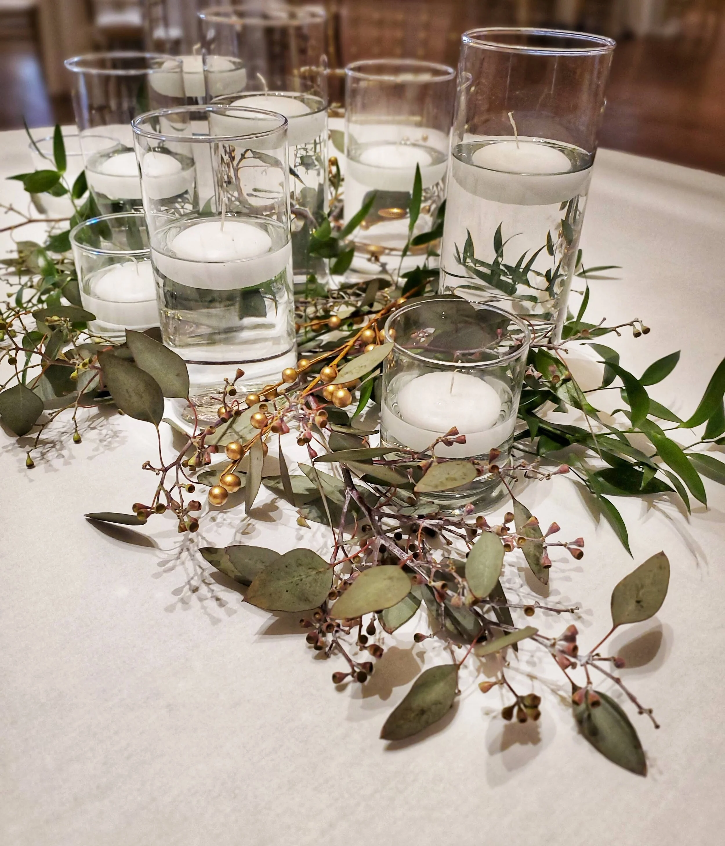Elegant winter centerpiece