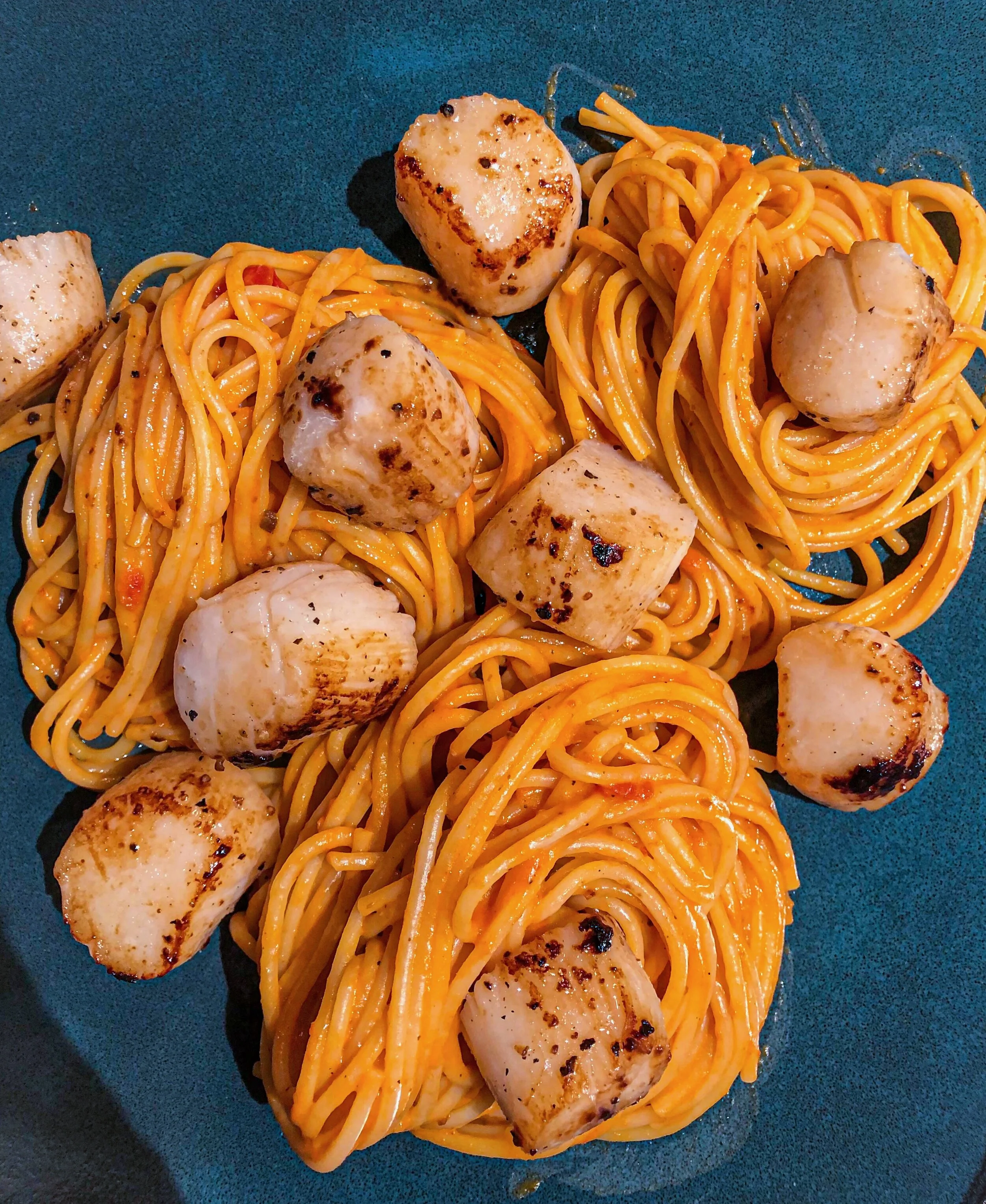 Seared Scallops over Pasta and Vodka Sauce — Pimentos and Peonies