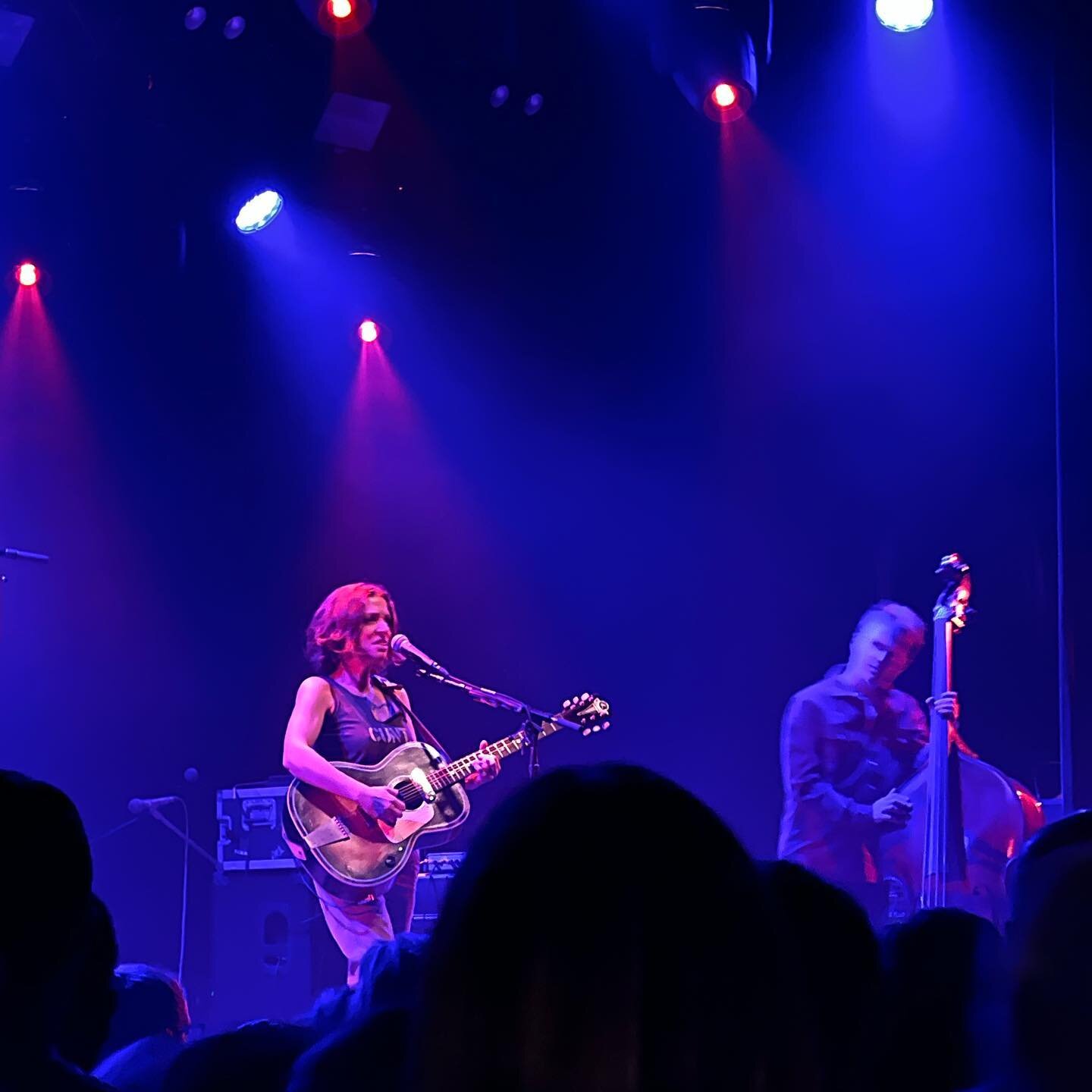Re-lived my best 90&rsquo;s lesbian life last night. Saw Ani DiFranco live for the first time in oh 20 years. She&rsquo;s still amazing. Thanks for joining me and be you @mindytsonaschoi 

#anidifranco #boston #livemusic