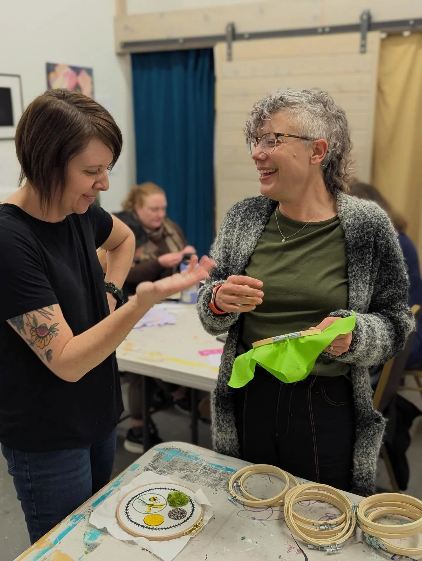 I spent six days in the Boulder area hanging with super rad humans. The AMAZING @pretty.nice.creations brought me in to do workshops and speak to the @handweaversguildboulder and wow what talented humans! I mean really talented. I also got to lead a 