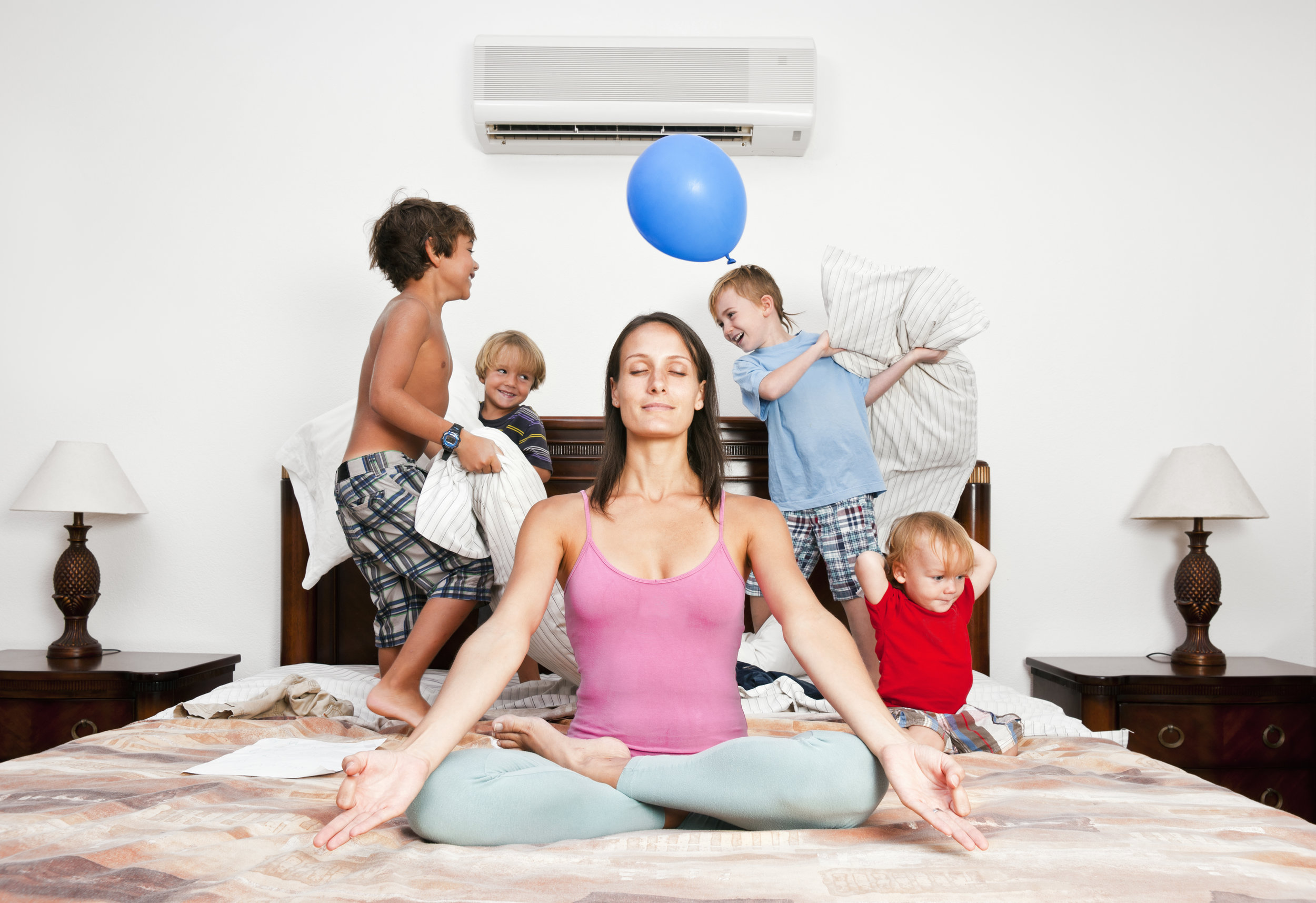 Mommy take. "Медитации для детей". Семья мама. Спокойствие в семье. Мама отдыхает.