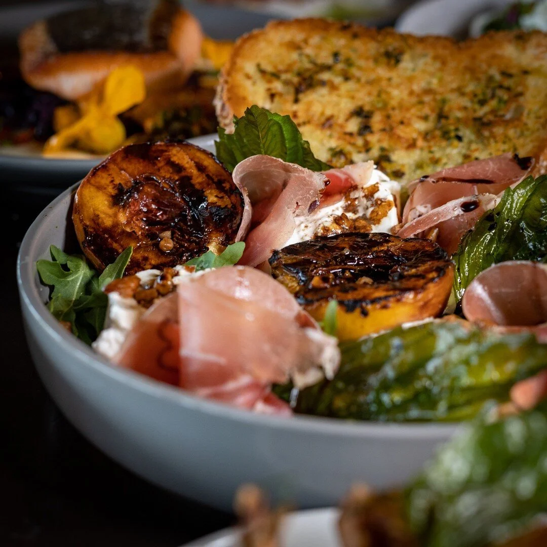 Treat yourself to dinner &amp; drinks! 🥰🍹
Happy hour starts at 4pm 

#HappyHour #WeehawkenViews  #DinnerNj #FoodieNj  #EatAndEnjoy #SummerNj #SummerNyc #TheHighwood #SetYourStandardsHigh