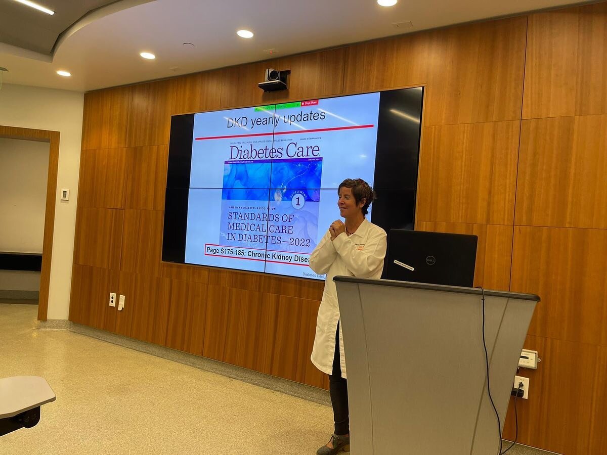 Flexing our 🧠💪&rsquo;s with our fantastic Nephrology faculty! 

Dr. Fornoni, our Chair of Nephrology and Dr. Lenz, our Nephrology Fellowship Program Director presenting to our residents on diabetic kidney disease and electrolyte disturbances. 

We 