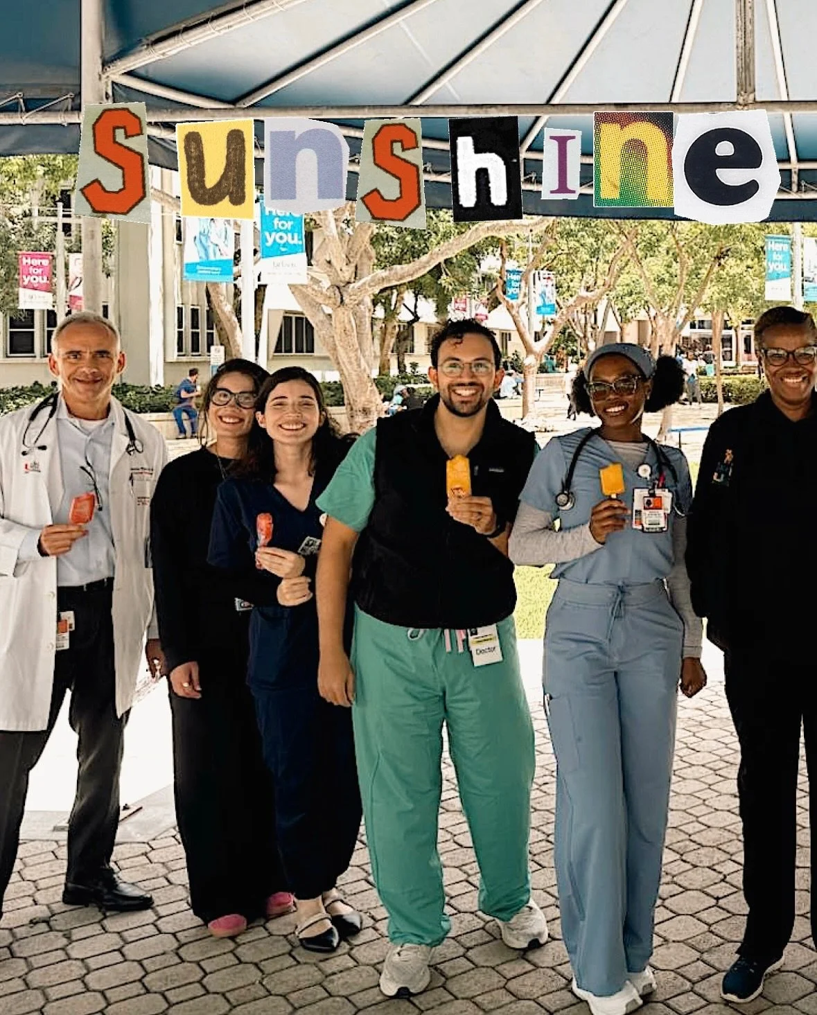 ☀️ Kicking off our very first official 𝐒𝐮𝐧𝐬𝐡𝐢𝐧𝐞 𝐑𝐨𝐮𝐧𝐝𝐬 with vitamin D, ice cream, and good vibes 🎶⁣
The perfect recipe for a Friday midday wellness break! Nothing like a little sunshine and sweet treats to recharge with the team 🧡⁣
Hu