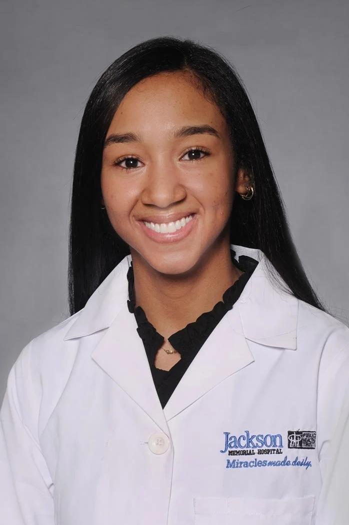  Esther Bueno Diaz, M.D. Universidad Dominicana O&M 
