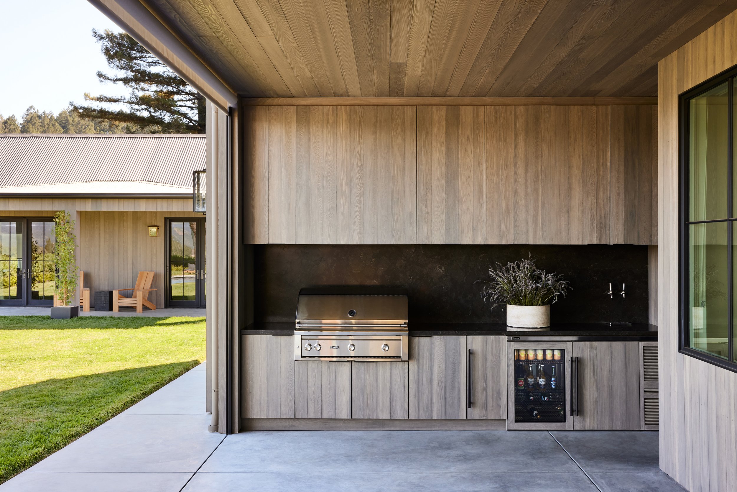 St-Helena_Exteriors-Back-Patio_005.jpg