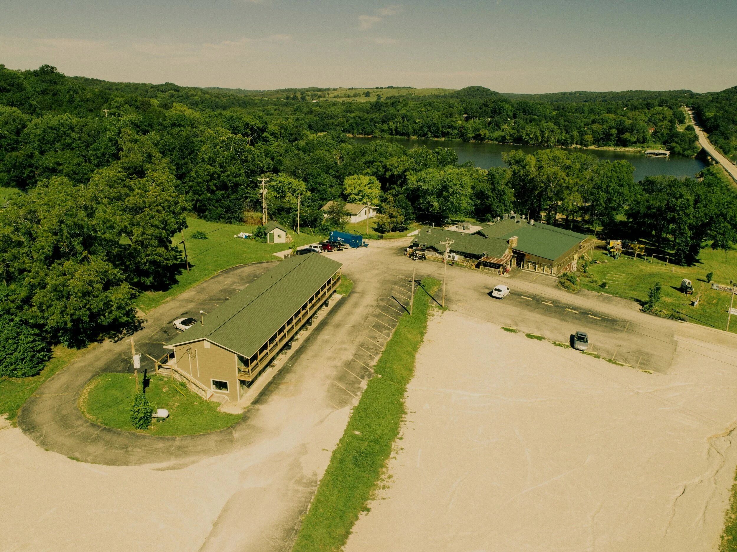 Flat Creek Lodge Cape Fair Missouri