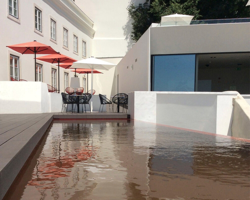 HOTEL - Memmo Alfama rooftop bar and dipping pool 