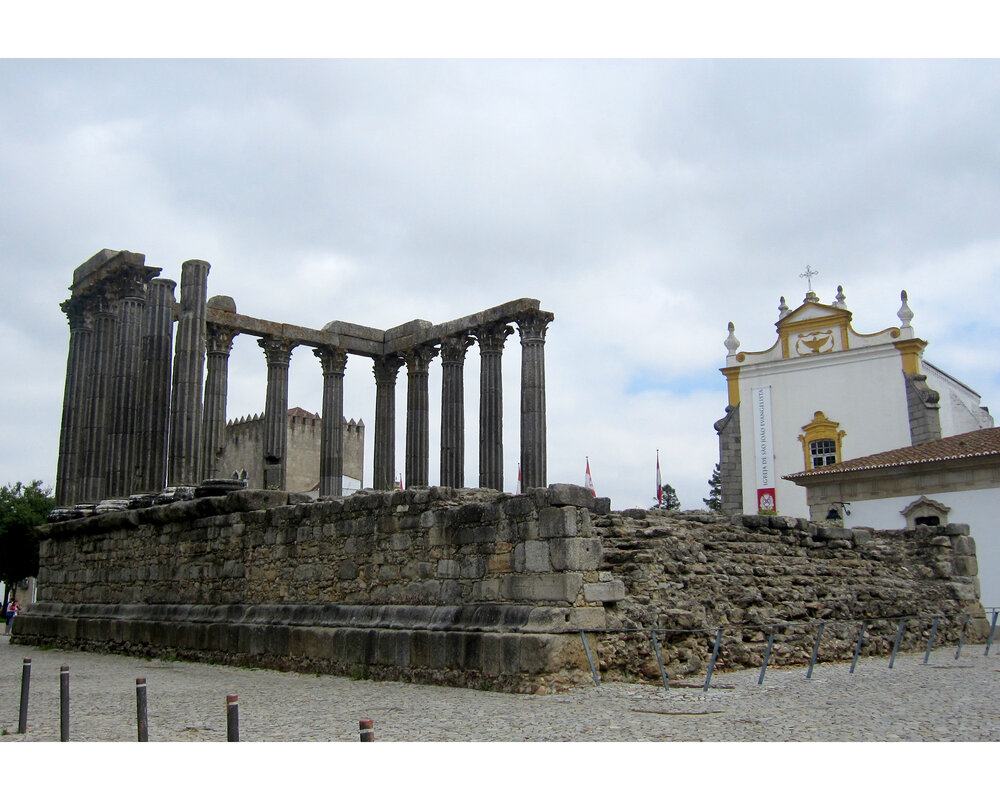 SIGHTS - Roman Temple Ruins in Evora