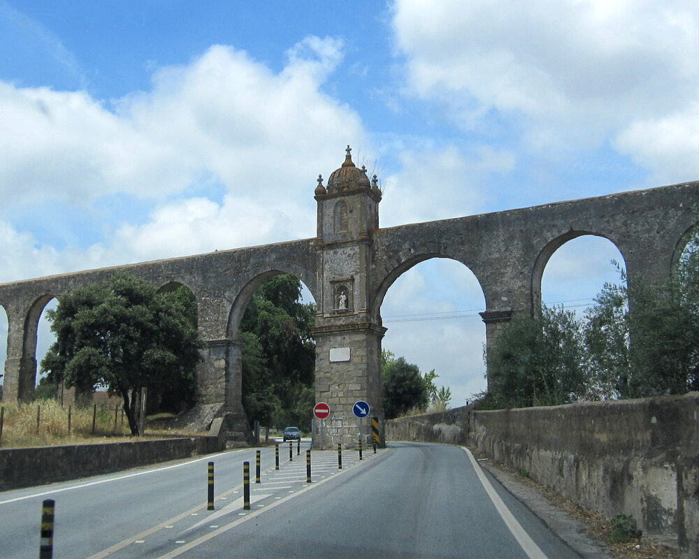 SIGHTS - Aqueduct outside Evora 