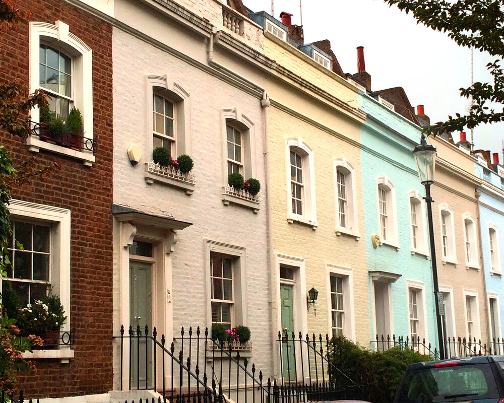 SIGHTS - Pastel townhomes in Notting Hill