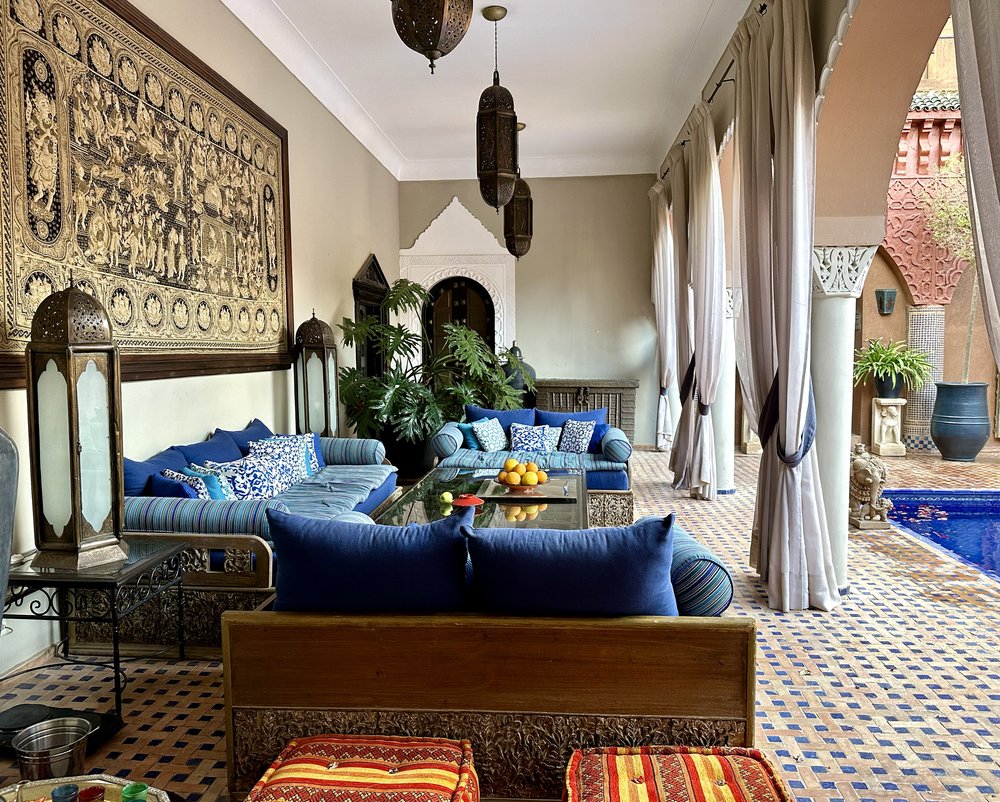 KASBAH TAMADOT - courtyard lounge