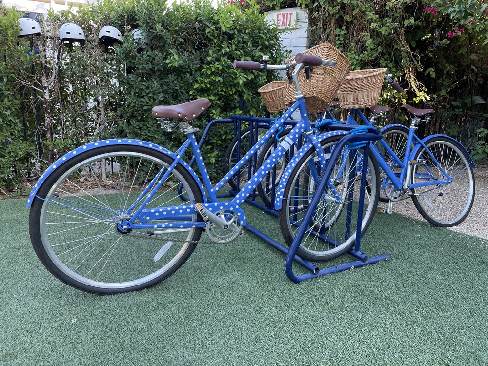 HOTEL - Free bikes for guests 