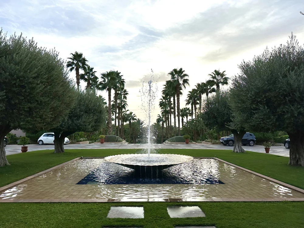 FOUR SEASONS -Entry Drive