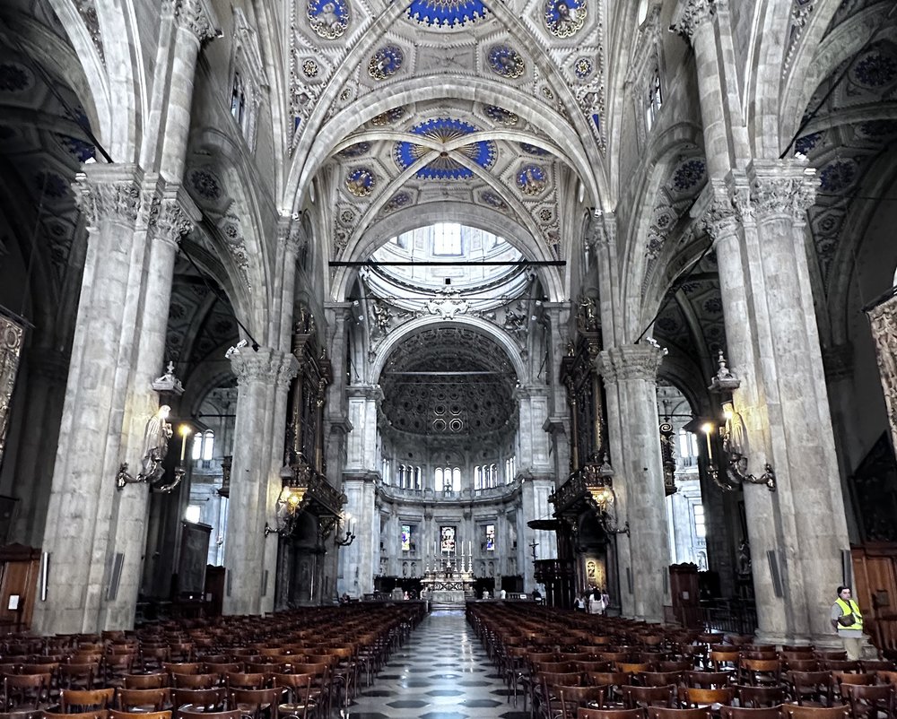 SIGHTS - The Duomo in Como 