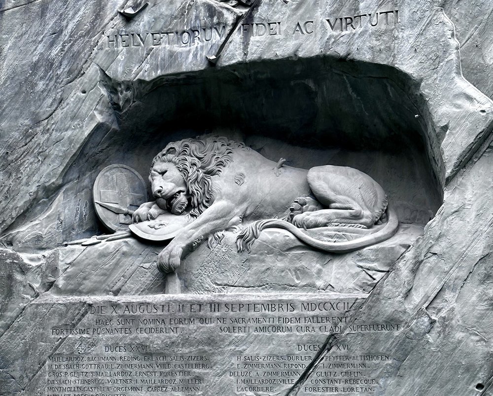 SIGHTS - The Lion Monument