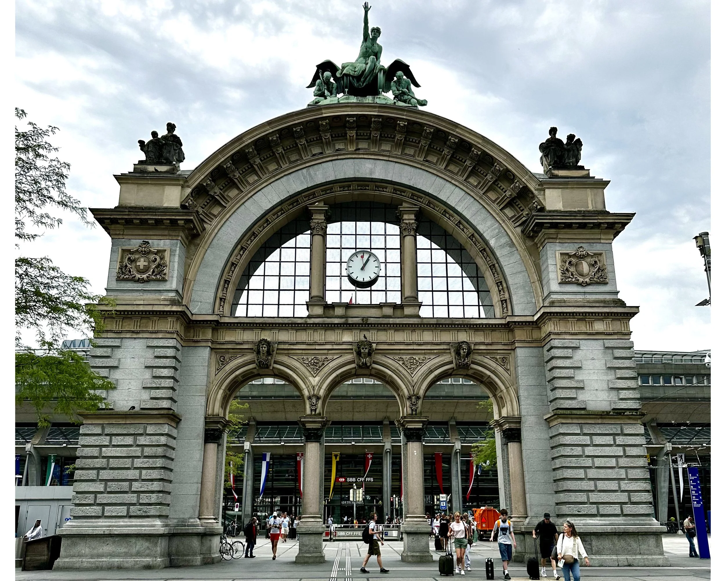 SIGHTS - Lucerne Train Station