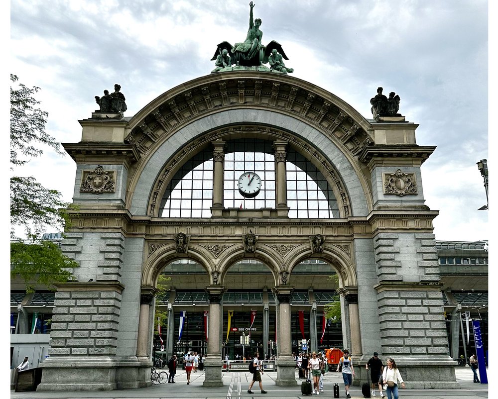 SIGHTS - Lucerne Train Station 