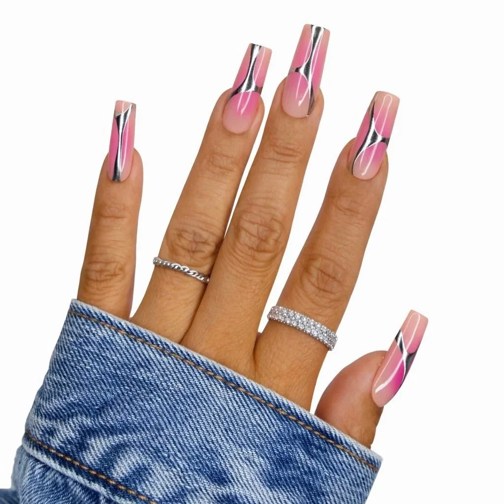 Stylish+pink+and+silver+manicure.jpg