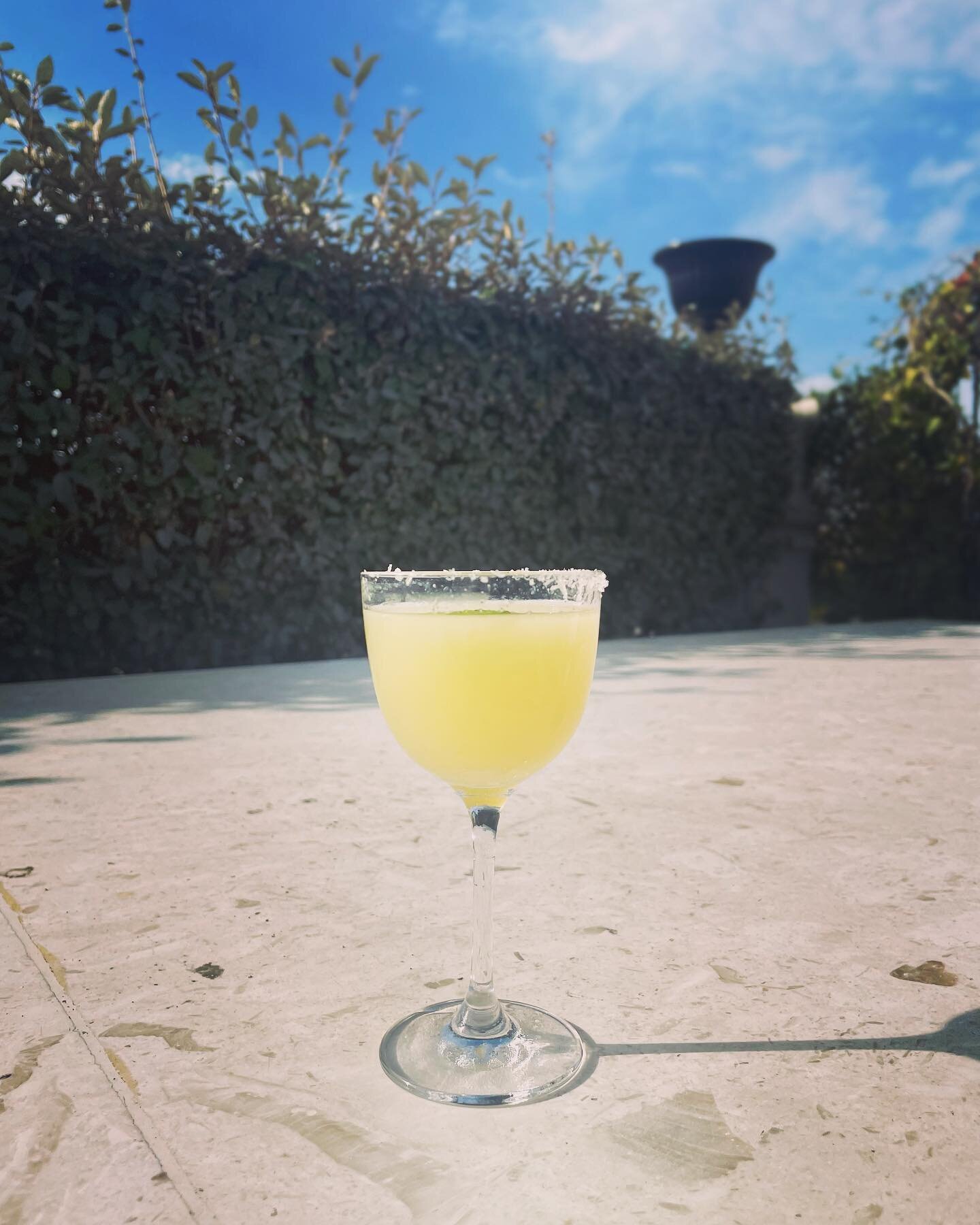 Mezcal Margarita

Why not try a simple twist on a margarita using Mezcal instead of tequila?

Using our margarita cocktail mix we shook 1/4 of a sachet with 50mls of mezcal and 50mls of water. Our cocktail mix gives you perfect results every time 😀
