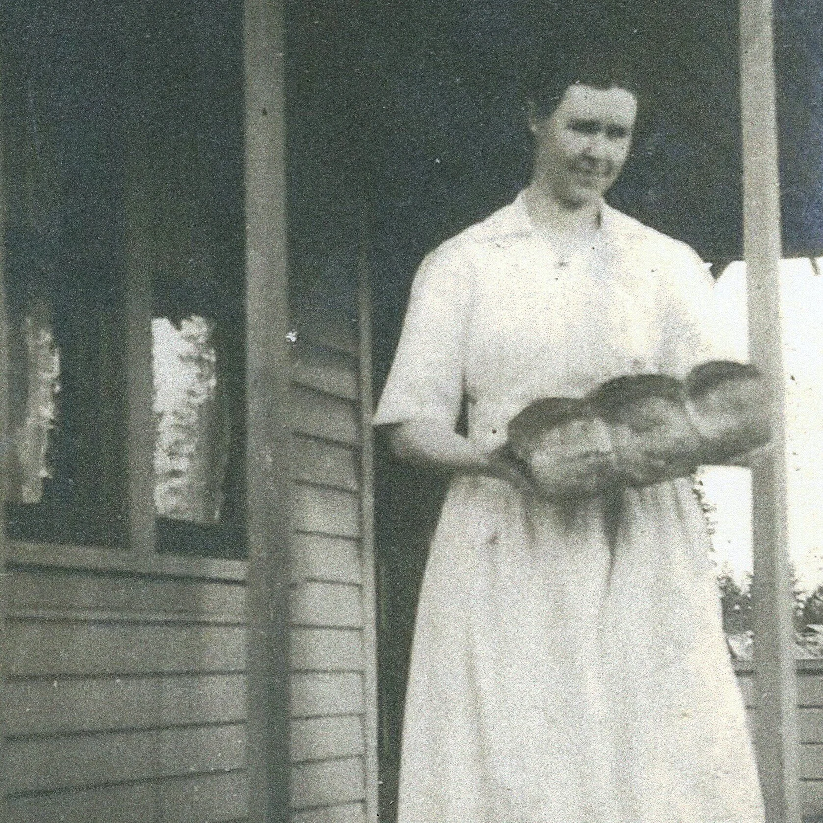 Diana_Snyder_with_bread1.jpg