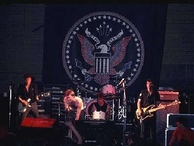bmb_ramones_81_003.jpg