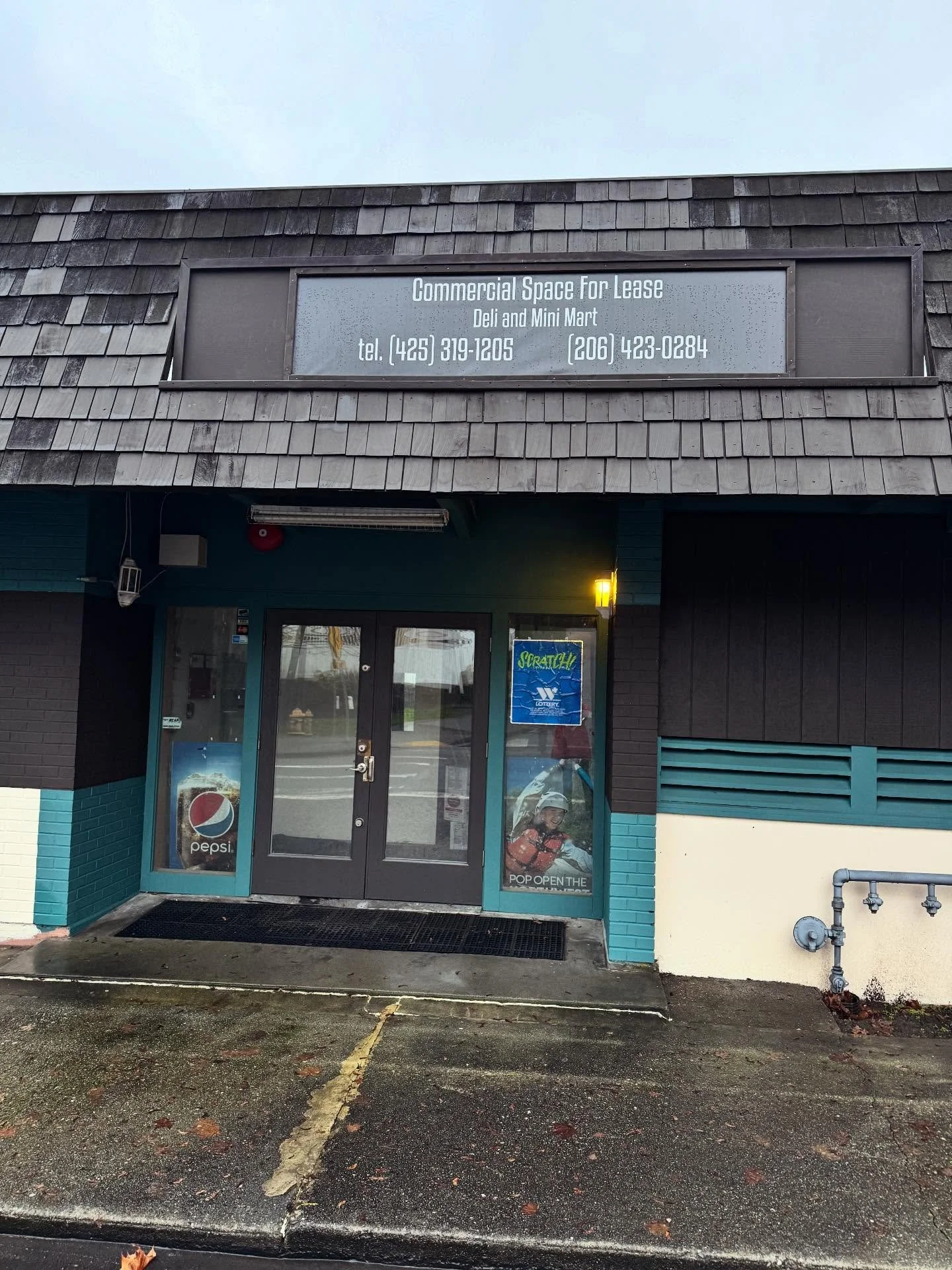 Who do I know that&rsquo;s looking to rent a space for a cafe, Co-working space or something similar in Everett, WA- in the Lowell neighborhood.
This spot is up for lease - and it&rsquo;s right down the street from our house! We&rsquo;d love to see s
